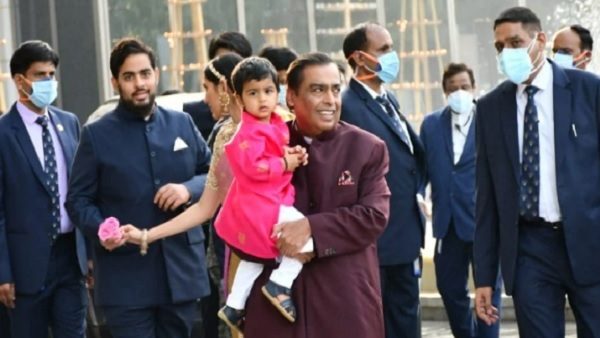 मुकेश अंबानी के छोटे बेटे हैं अनंत अंबानी मुकेश अंबानी के छोटे बेटे हैं अनंत अंबानी