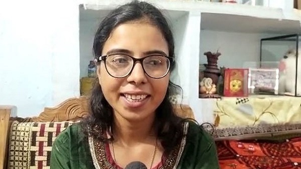 दावा: पहली ही बार में UPSC में सफल हुई दिव्या 