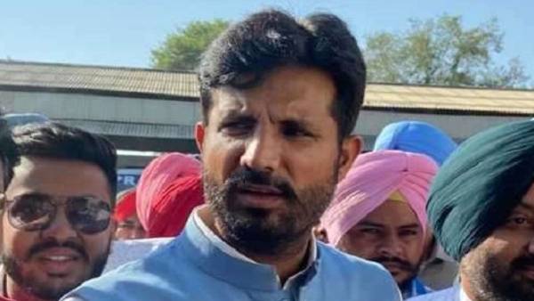 राजा वड़िंग ने भीड़ से पूछा सवाल