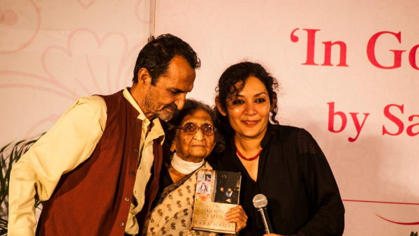 सबा नकवी आउटलुक पत्रिका की पूर्व पॉलिटिकल एडिटर हैं