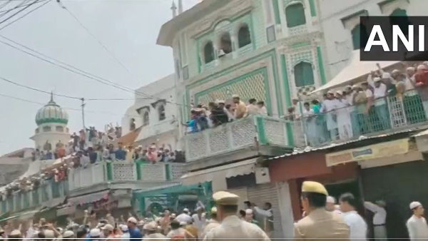 झारखंड में भी बवाल, वाहनों में आग, तोड़फोड़ और पथराव किया