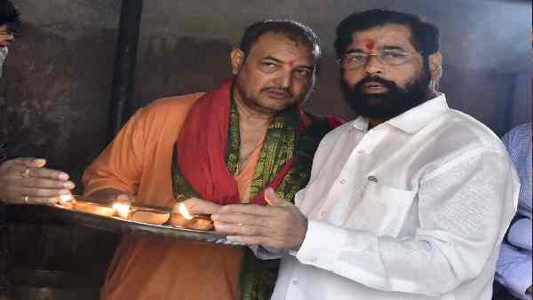 'उन्हें हमारे व्हिप का पालन करना होगा'