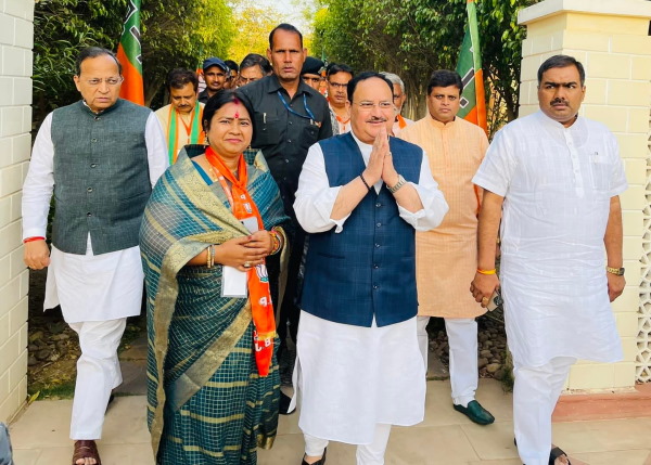 राष्ट्रीय नेता अपने ही प्रत्याशियों को हराने का काम कर रहे