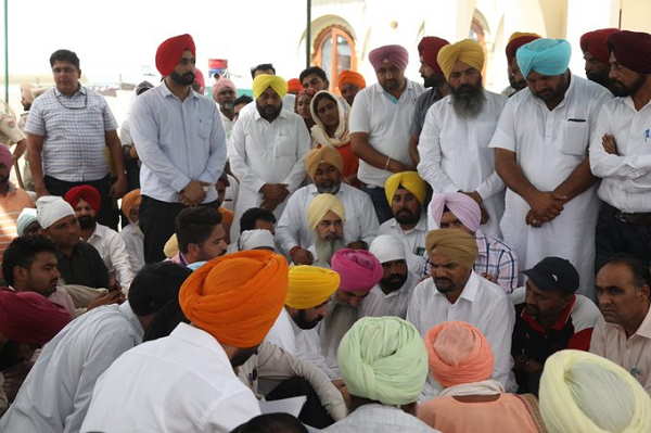 Punjab: CM Bhagwant Mann arrives the residence of singer Sidhu Moose Wala Mansa
