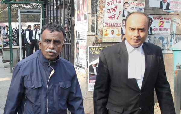 पूर्व डीजीपी पर गंभीर आरोप, मानहानि का मुकदमा