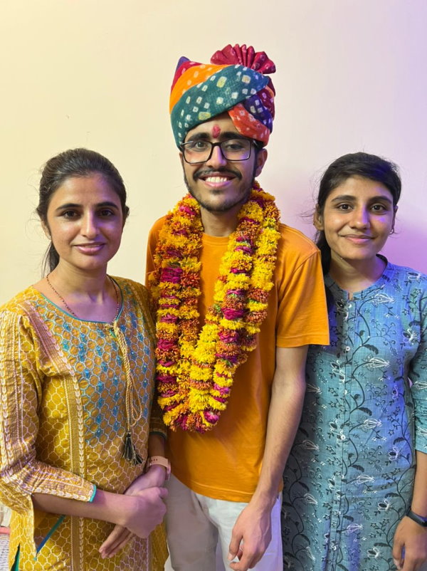 रोजाना सात घंटे पढ़ाई कर पाया मुकाम