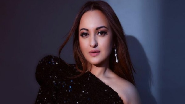 सोनाक्षी का दिखा कातिलाना अंदाज सोनाक्षी का दिखा कातिलाना अंदाज