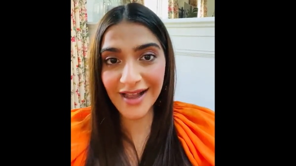 सोनम कपूर ने किया रिएक्ट सोनम कपूर ने किया रिएक्ट