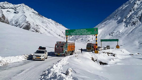 भारतीय राजदूत के साथ बैठक