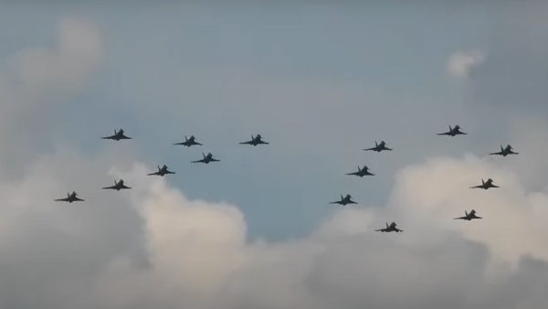 9 विमान बगल में थे