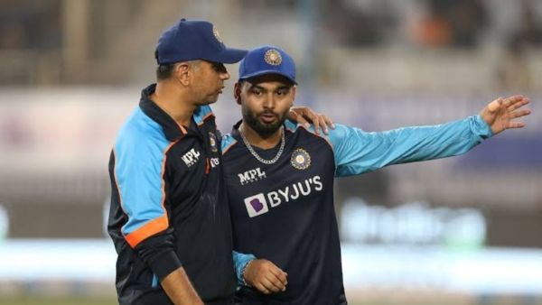 पंत को मिला द्रविड़ का सपोर्ट पंत को मिला द्रविड़ का सपोर्ट