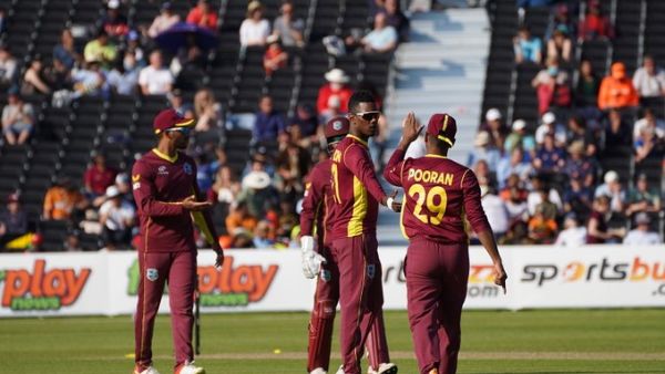 विंडीज के गेंदबाजों ने दिखाया दम 