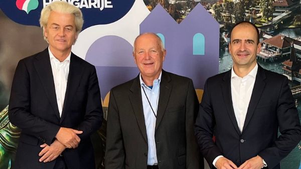 बेहद विवादित चुनावी वादे