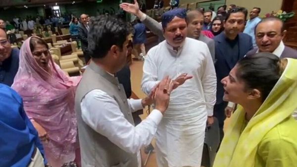 डिप्टी स्पीकर ने दिया आश्वासन डिप्टी स्पीकर ने दिया आश्वासन