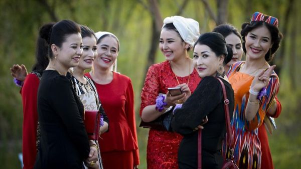 महिलाओं के पास हैं सीमित अधिकार महिलाओं के पास हैं सीमित अधिकार