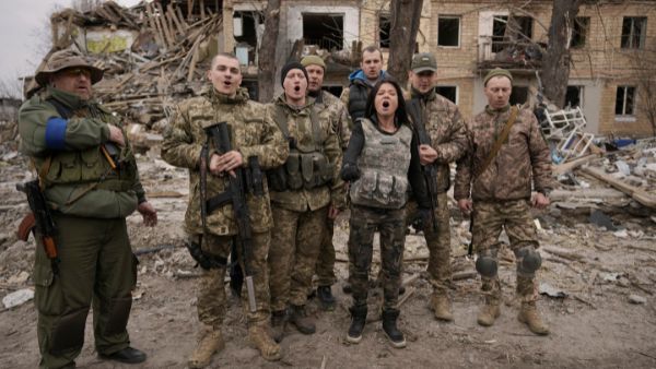 चरमरा गई यूक्रेन की अर्थव्यवस्था