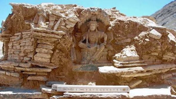 कौन बचाएगा ‘बुद्ध का शहर’?