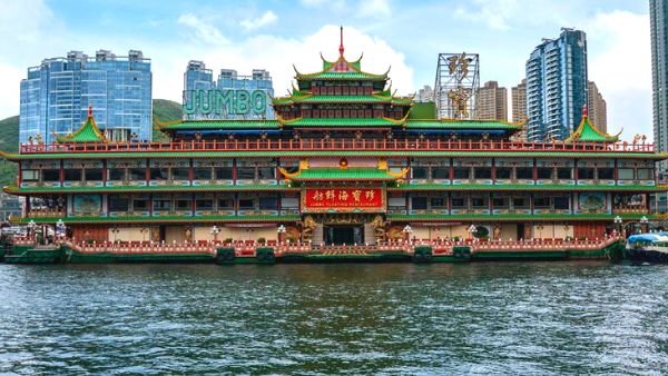 लोगों ने कहा- एक युग का अंत