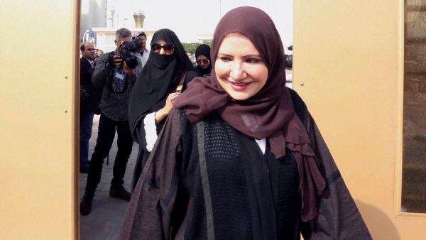 बदल रहा घर का माहौल