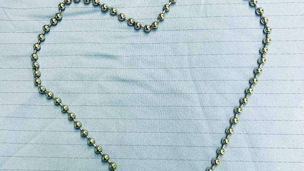 प्राइवेट पार्ट में डाला चेन