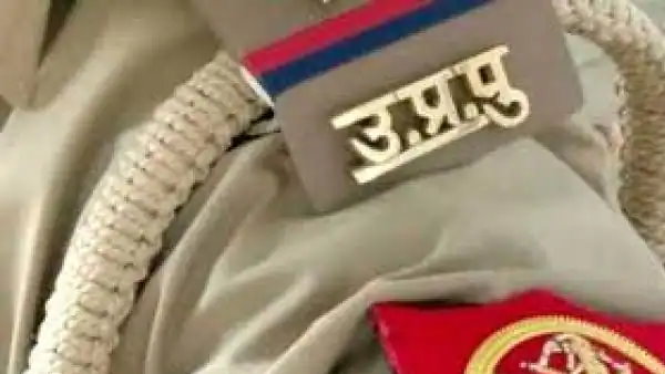 प्रयागराज की है घटना, एडीजी जोन कर रहे थे सुनवाई प्रयागराज की है घटना, एडीजी जोन कर रहे थे सुनवाई