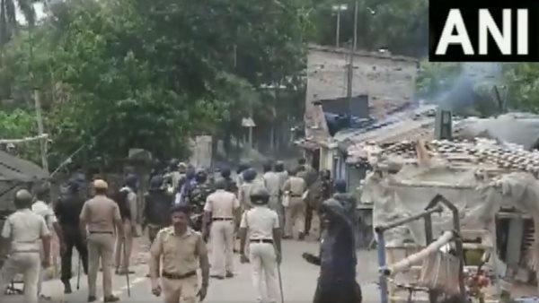 बंगाल में भी प्रदर्शन, स्थिति नियंत्रण में