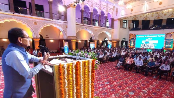 सीएम शिवराज ने मंत्री इंदर सिंह परमार को दी बधाई