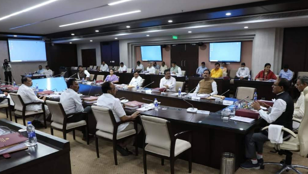 उत्तराखंड में हुई बस दुर्घटना को लेकर सीएम शिवराज का बड़ा बयान उत्तराखंड में हुई बस दुर्घटना को लेकर सीएम शिवराज का बड़ा बयान