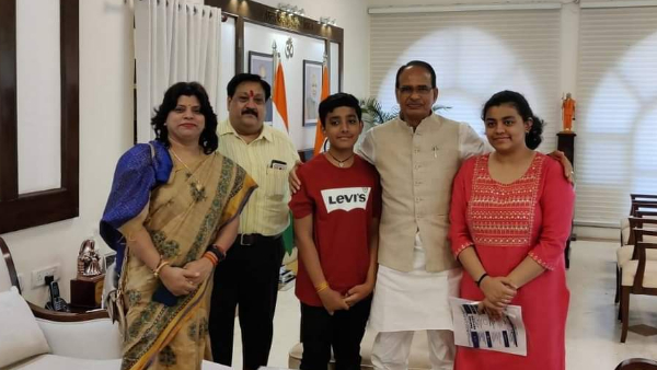वनिशा ने परिवार के साथ की सीएम से मुलाकात