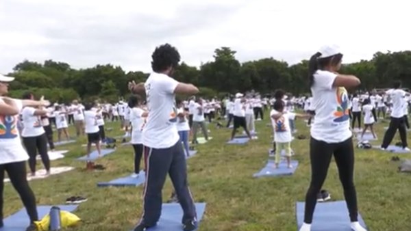 योगा सत्र में सभी वर्गों के लोग हुए शामिल