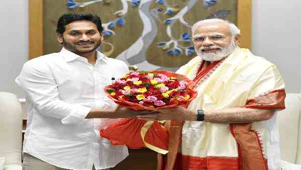 एनडीए का पलड़ा क्यों पड़ रहा है भारी ? एनडीए का पलड़ा क्यों पड़ रहा है भारी ?