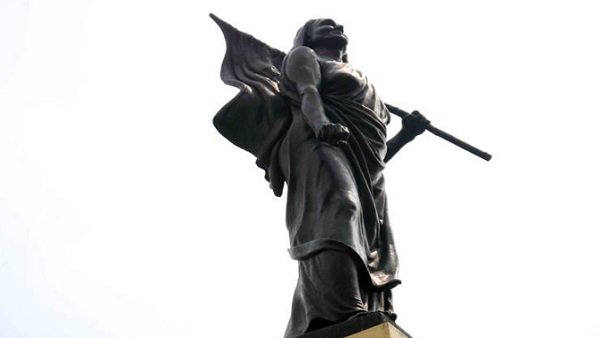 6 महीने के लिए हुईं गिरफ्तार 