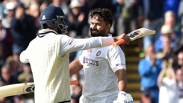 इंग्लैंड के गेंदबाजों ने खुद दिए मौके