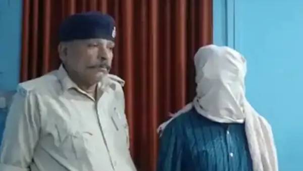 ऑटो ड्राइवर से बहस करने पर हुआ खुलासा ऑटो ड्राइवर से बहस करने पर हुआ खुलासा