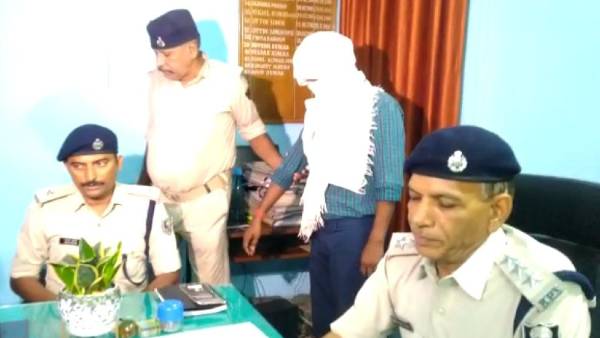 'परिवार वालों को बताया की DSP बन गया हूं' 'परिवार वालों को बताया की DSP बन गया हूं'