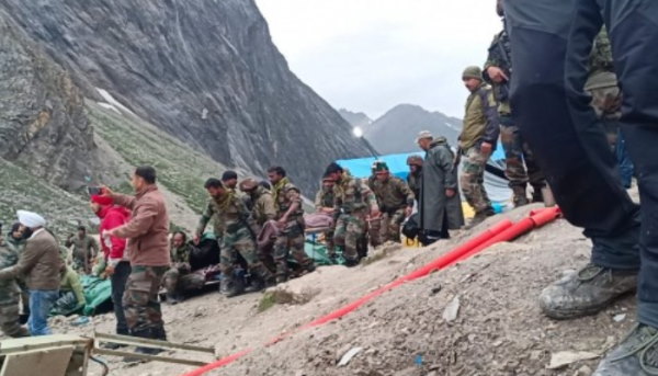 राजस्थान के कई श्रद्धालु फंसे
