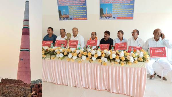 सरकारी अधिकारियों पर लगा गंभीर आरोप