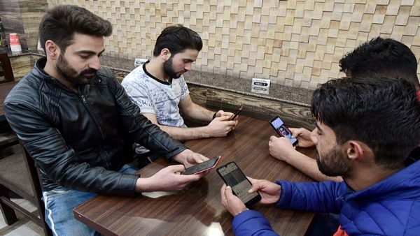 गर्मी में फोन की सुरक्षा