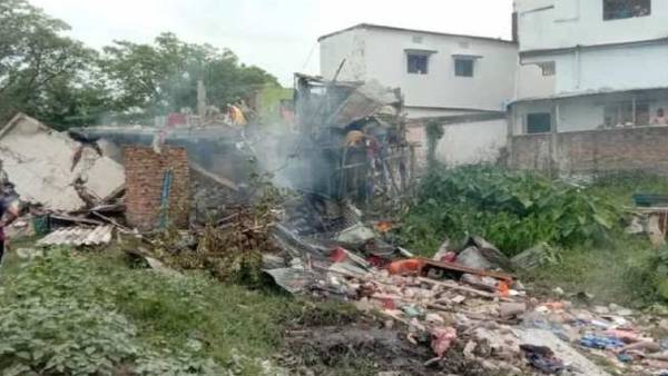 एक ही परिवार के कई लोग बुरी तरह ज़ख्मी