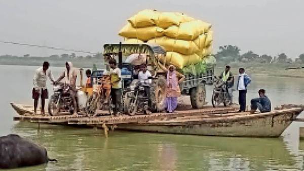 कटाव की समस्या से जूझ रहे हैं नदी किनारे बसे लोग