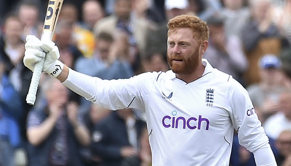 अंपायरों को बीच-बचाव करना पड़ा