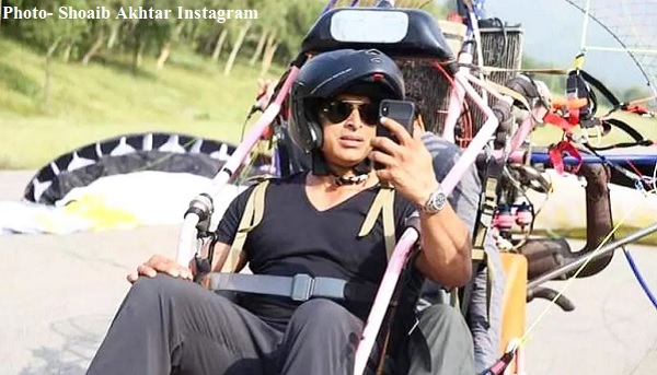 क्लिप और एक पोस्टर अपलोड किया