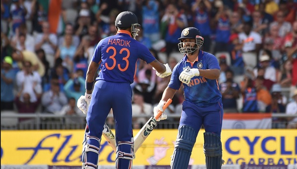 आप मैदान के बाहर अभी बहुत ज्यादा उड़ान मत भरिए आप मैदान के बाहर अभी बहुत ज्यादा उड़ान मत भरिए