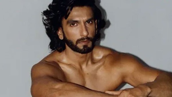 पहला न्यूड फोटोशूट