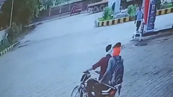 सीसीटीवी में कैद लुटेरे 