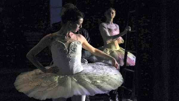 म्यूजिक और डांस