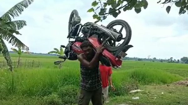 ग्रेट खली के फैंन हैं अल्लाई ग्रेट खली के फैंन हैं अल्लाई