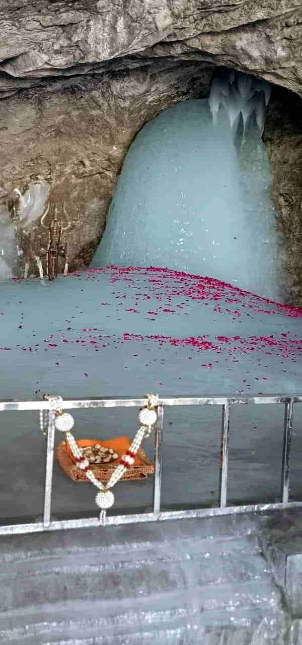 हजारों सुरक्षाकर्मी जगह जगह तैनात