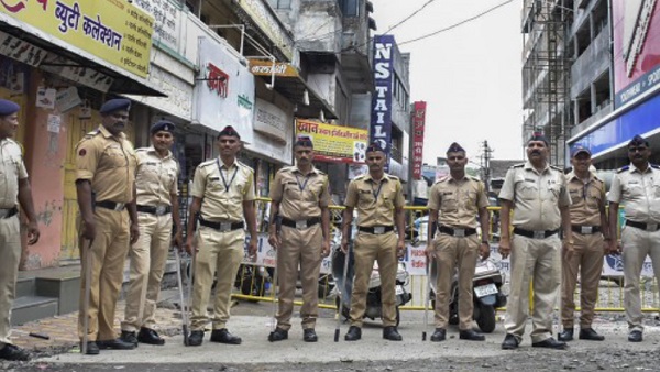 पुलिस ने 7 आरोपी को किया गिरफ्तार, शमीम अहमद की है तलाश पुलिस ने 7 आरोपी को किया गिरफ्तार, शमीम अहमद की है तलाश