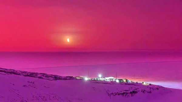 बर्फ से पूरा ढका